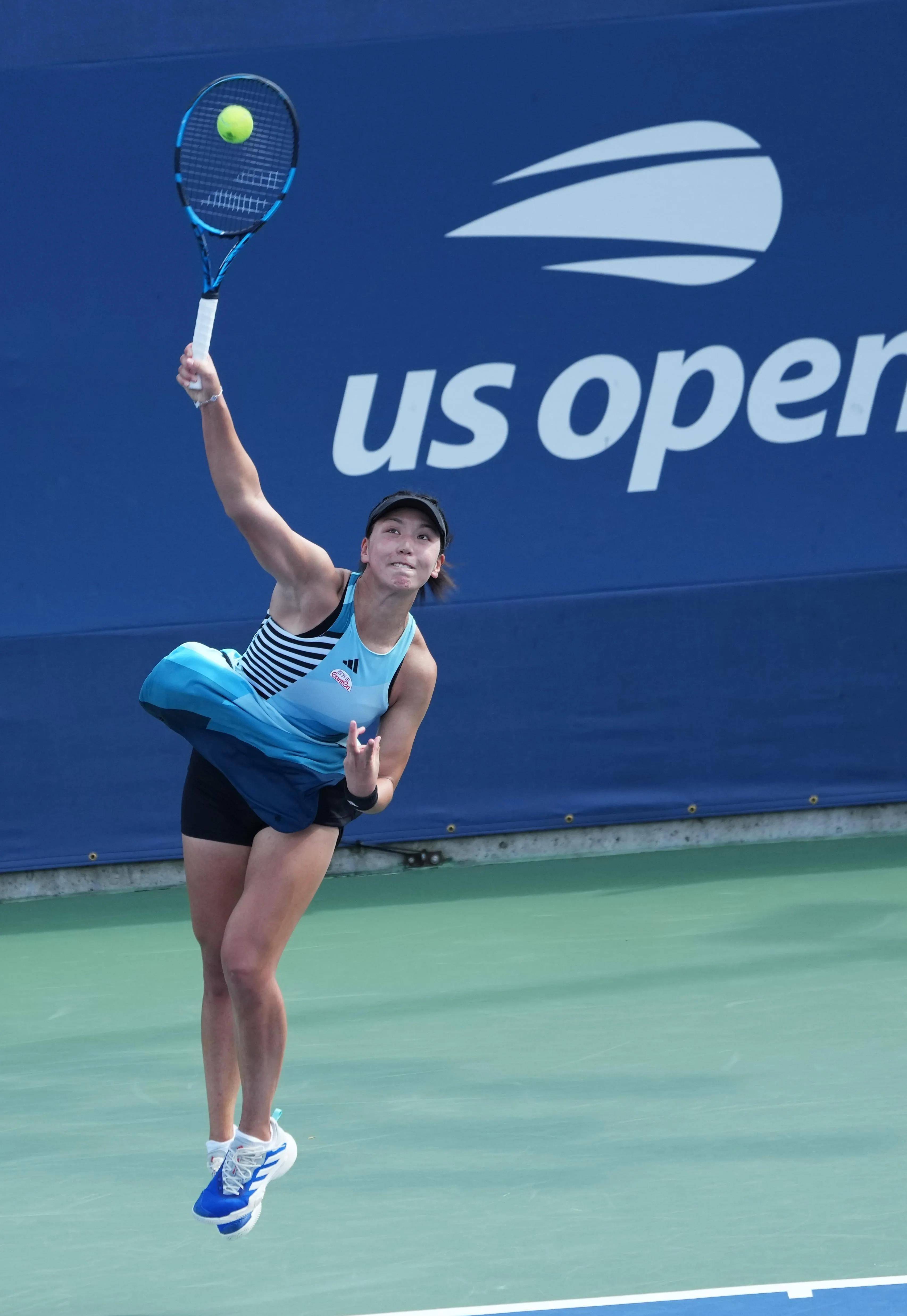 但她在整轮 但她在整轮